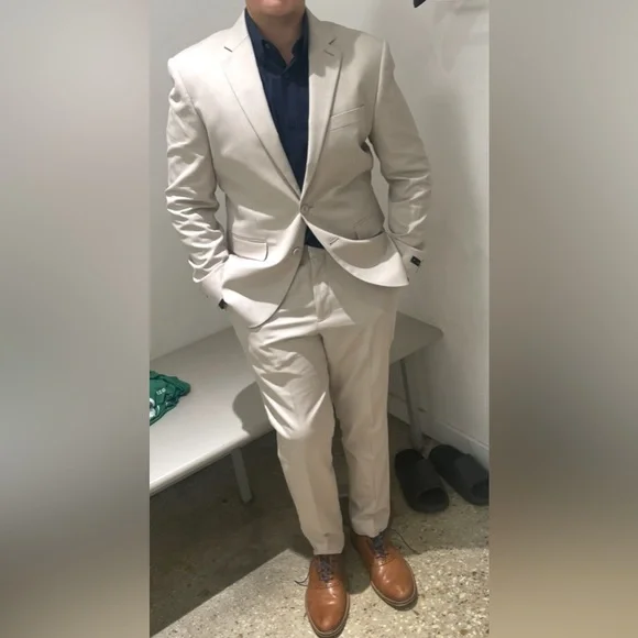 Express Men's Beige Suit Jacket and pants - Picture 2 of 6